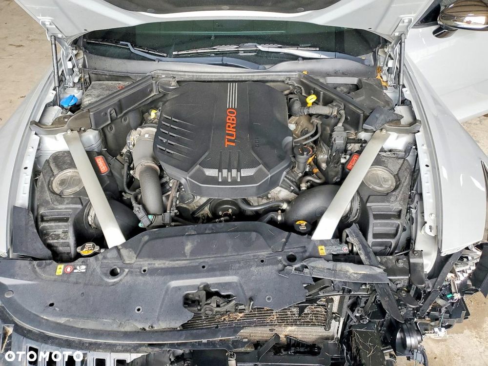 Kia Stinger - 11