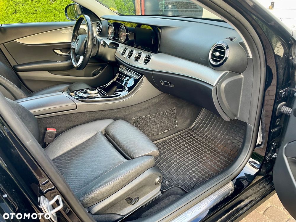 Mercedes-Benz Klasa E - 16