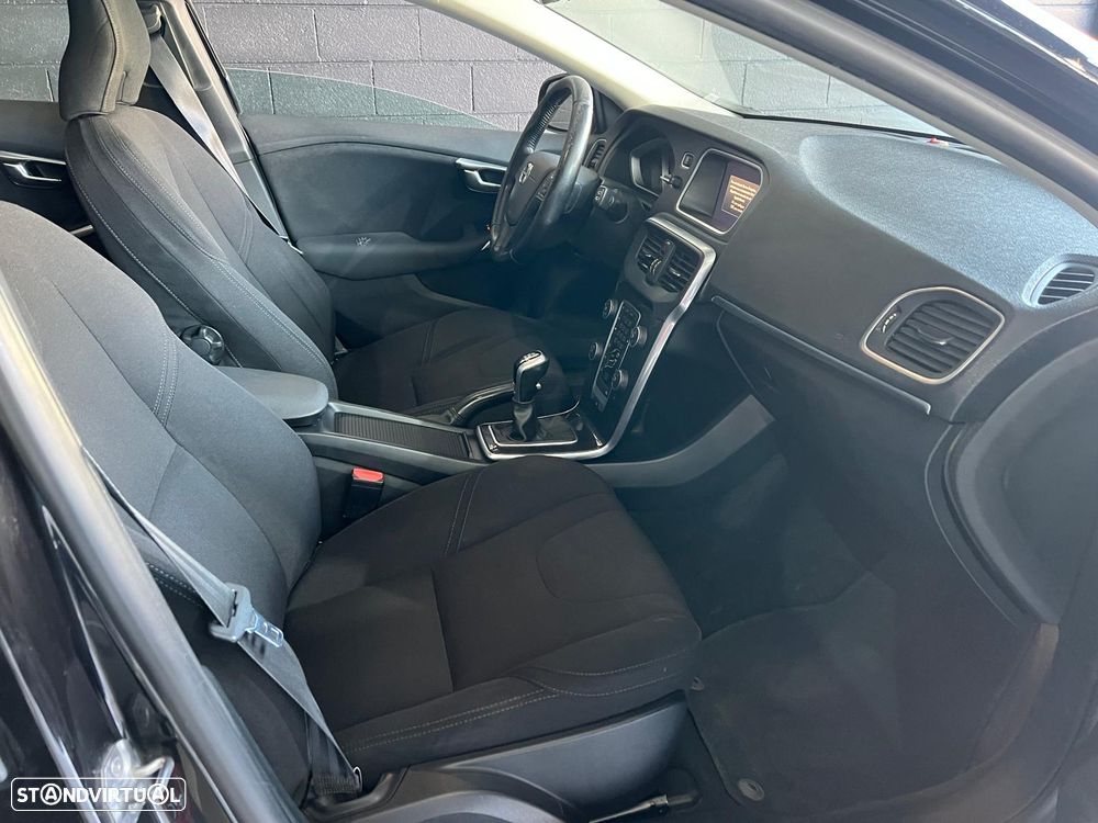 Volvo V40 2.0 D3 Momentum - 13