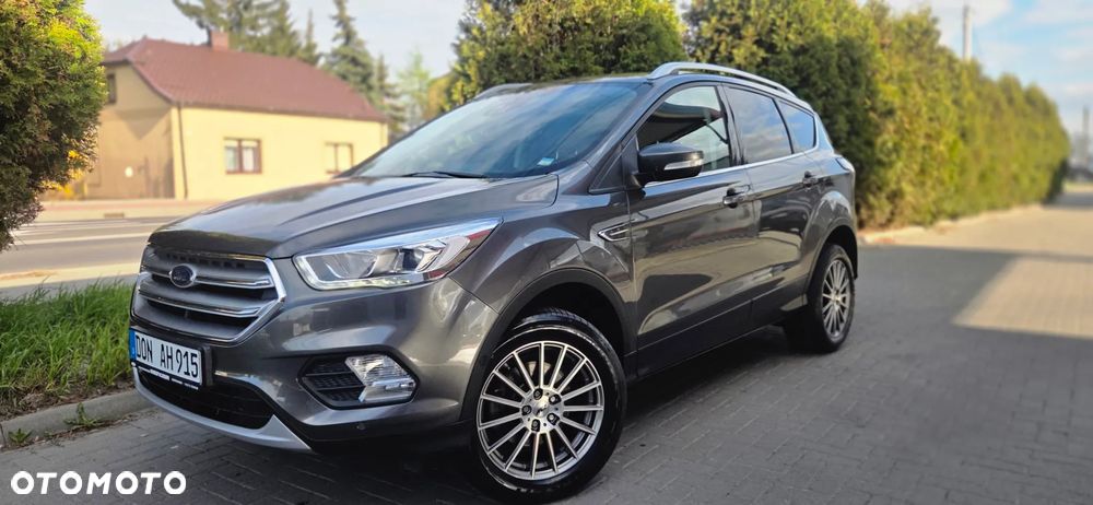 Ford Kuga 1.5 EcoBoost 2x4 Titanium - 4