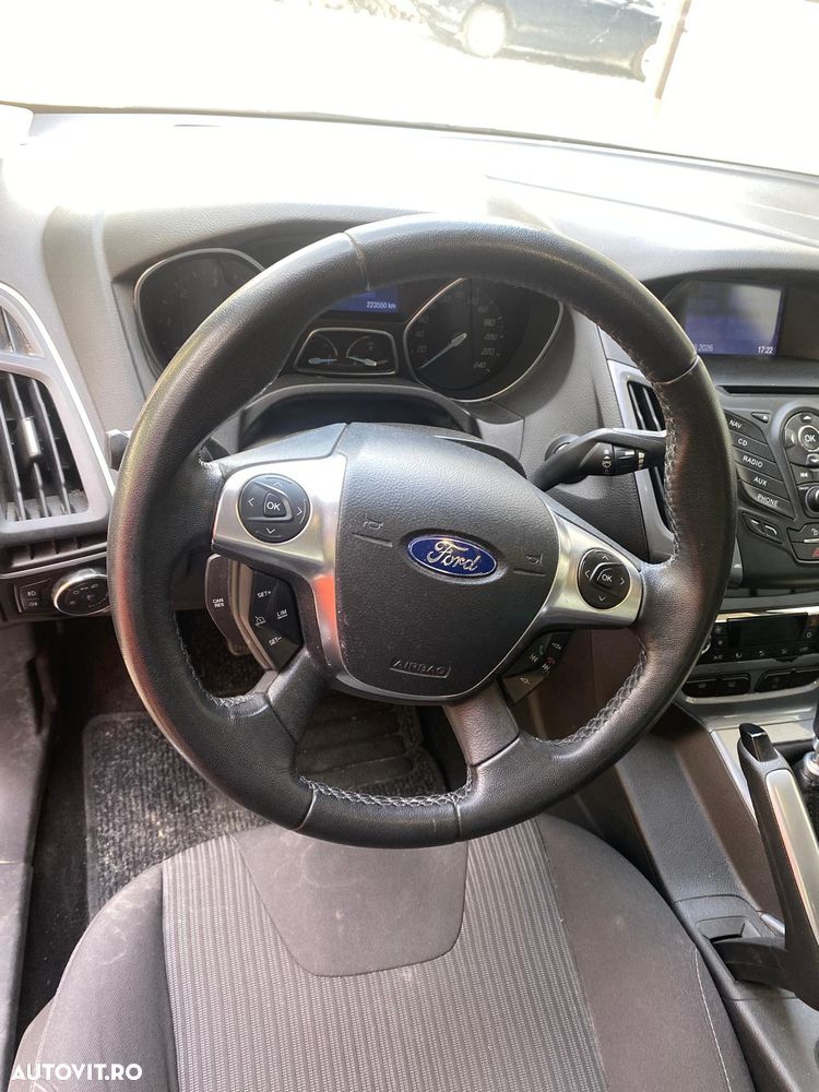 Ford Focus 1.6 TDCi DPF Titanium - 12
