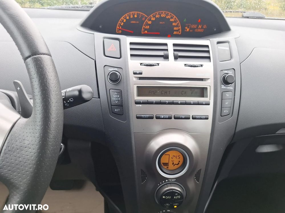 Toyota Yaris 1.3 VVT-i Multidrive S Luna - 2