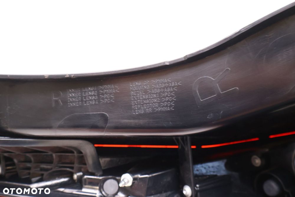 MITSUBISHI ECLIPSE CROSS LAMPA PRAWA TYŁ - 6