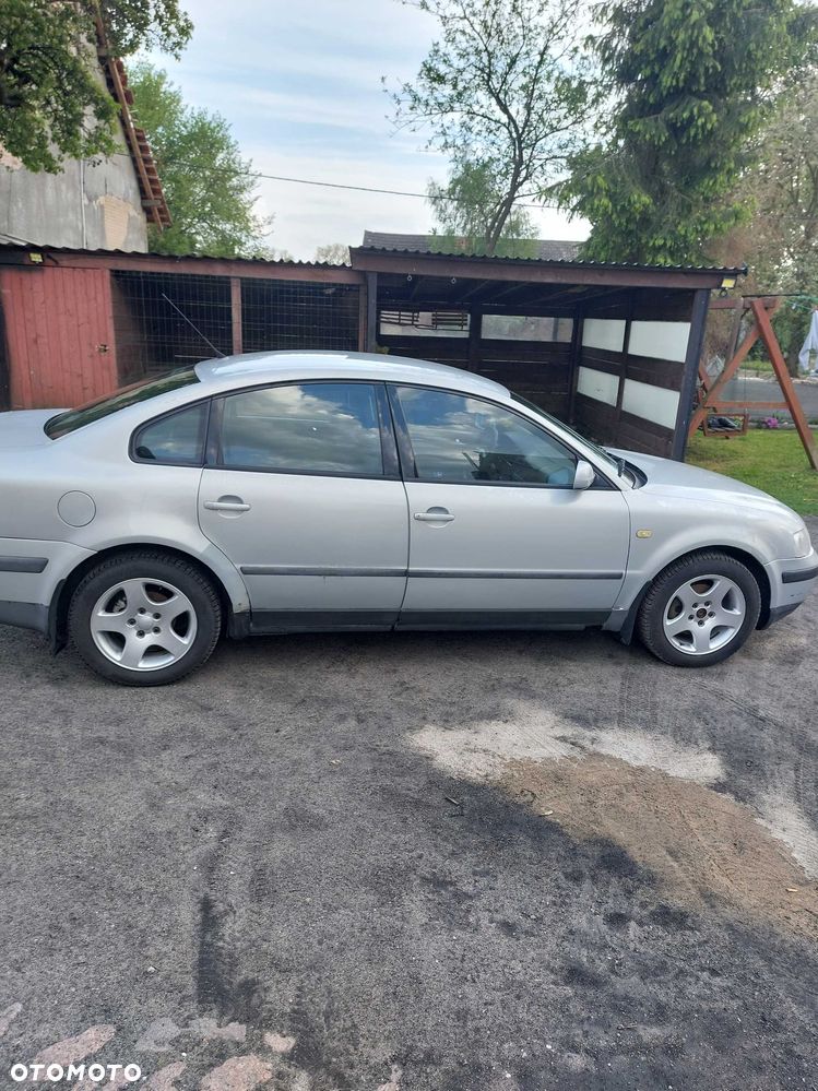 Volkswagen Passat - 2