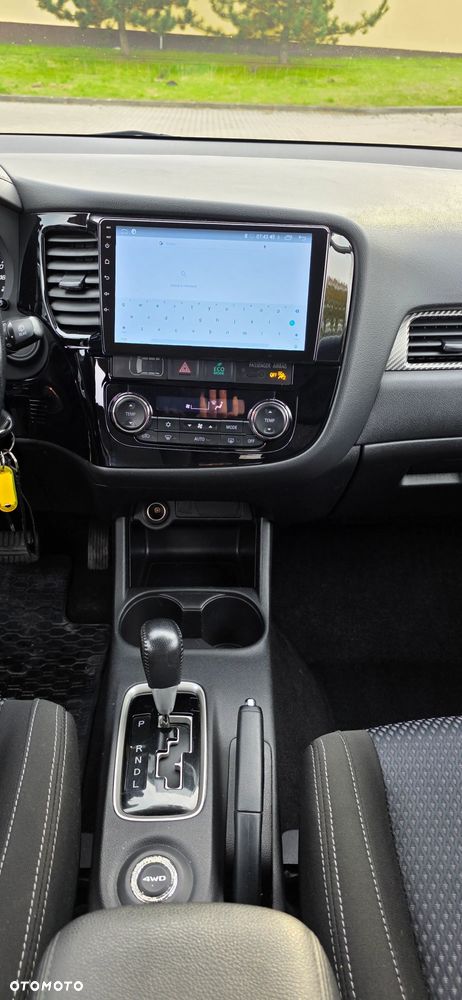 Mitsubishi Outlander 2.0 Instyle Navi 4WD CVT - 15