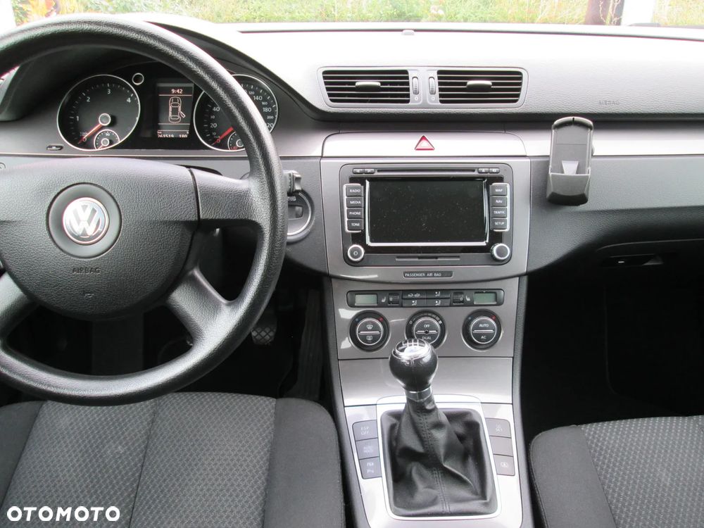 Volkswagen Passat 2.0 TDI Comfortline - 13