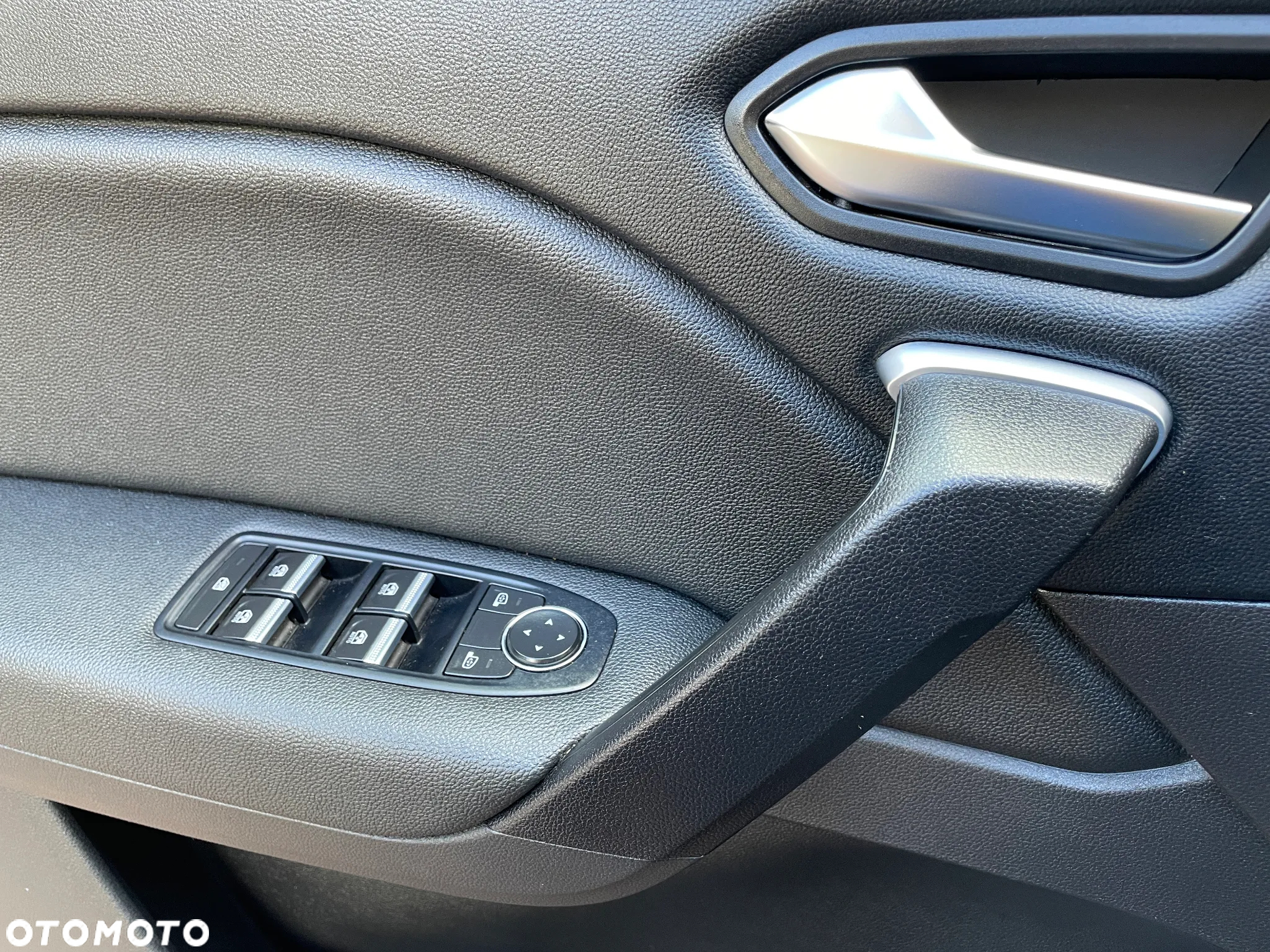Renault Captur TCe Mild Hybrid 160 EDC EVOLUTION - 29