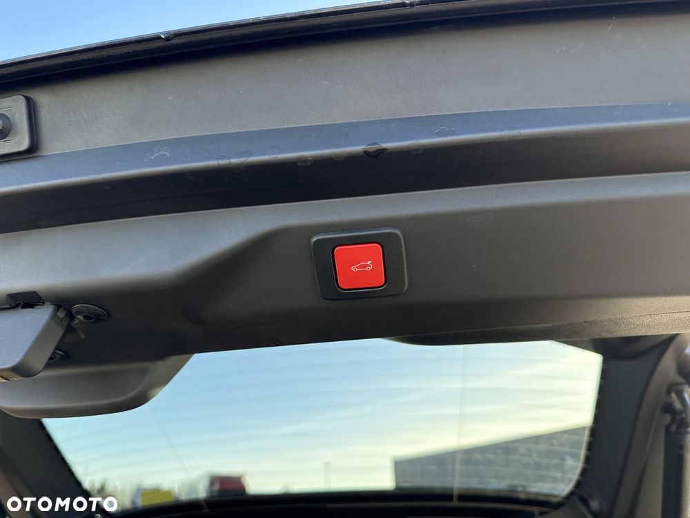 Peugeot 408 HYBRID 145 e-DSC6 GT - 31