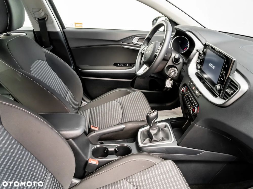 Kia Ceed 1.5 T-GDI M - 14