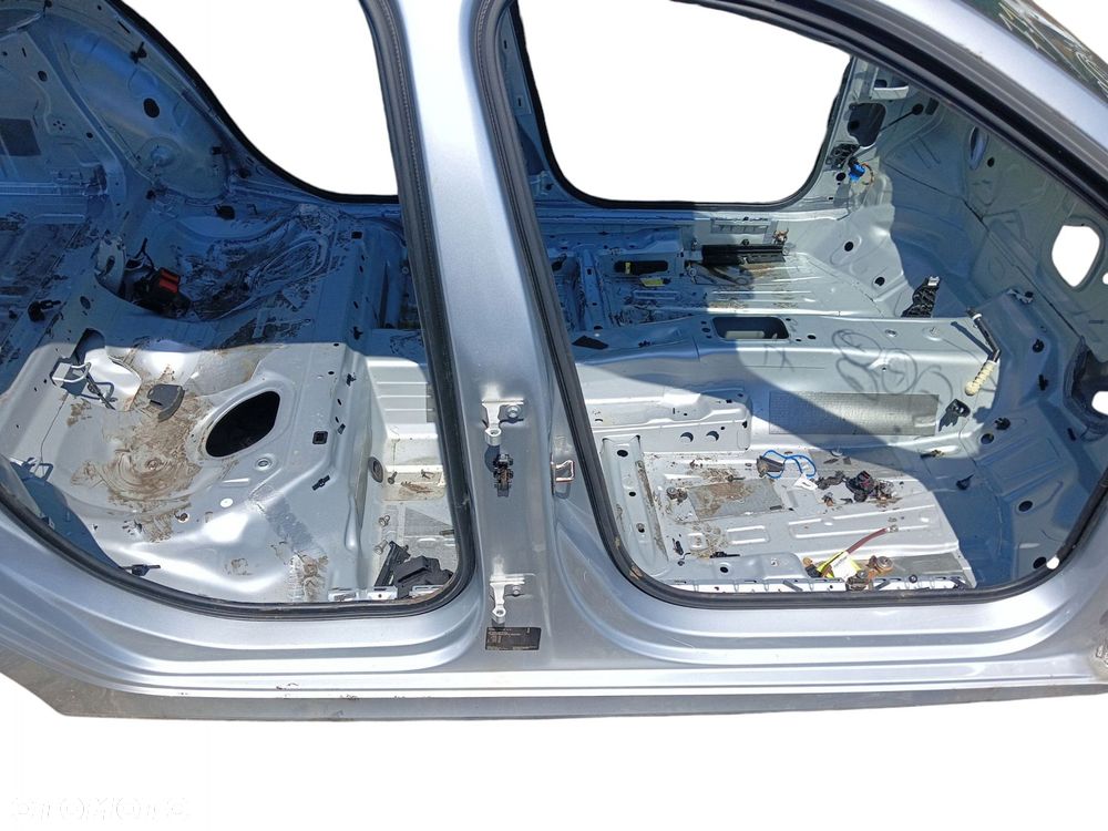 PRÓG PRAWY SŁUPEK ŚRODKOWY B SKODA OCTAVIA IV KOMBI LAK: LA7W (19-24) - 4