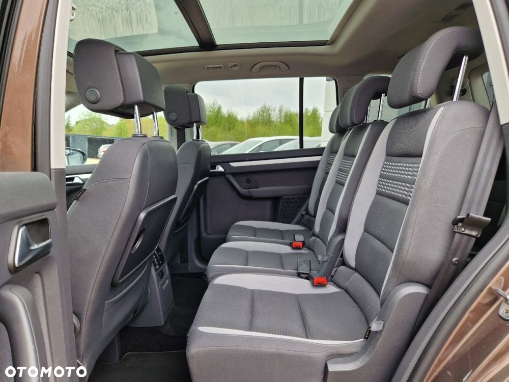 Volkswagen Touran 2.0 TDI DPF DSG Life - 8