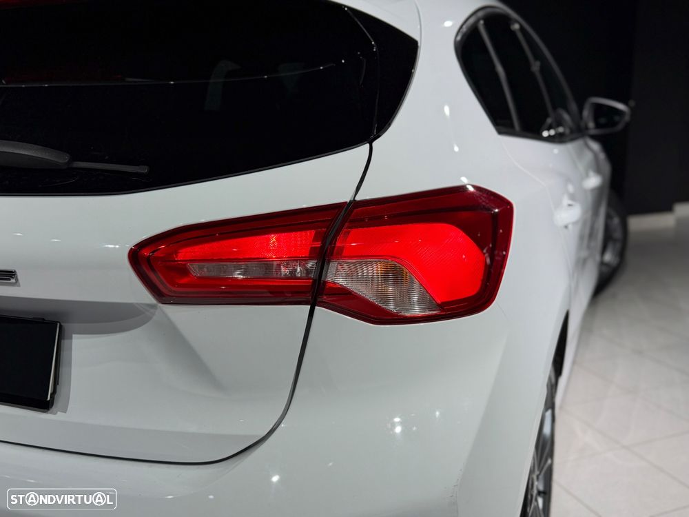 Ford Focus 1.0 EcoBoost ST-Line - 11