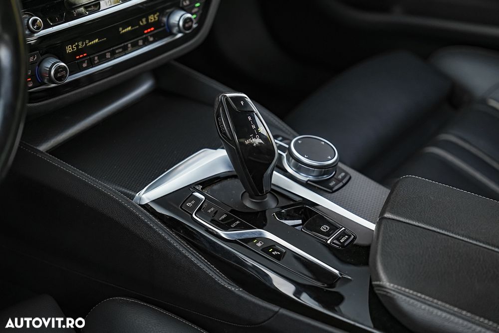 BMW Seria 5 520e Aut. - 25