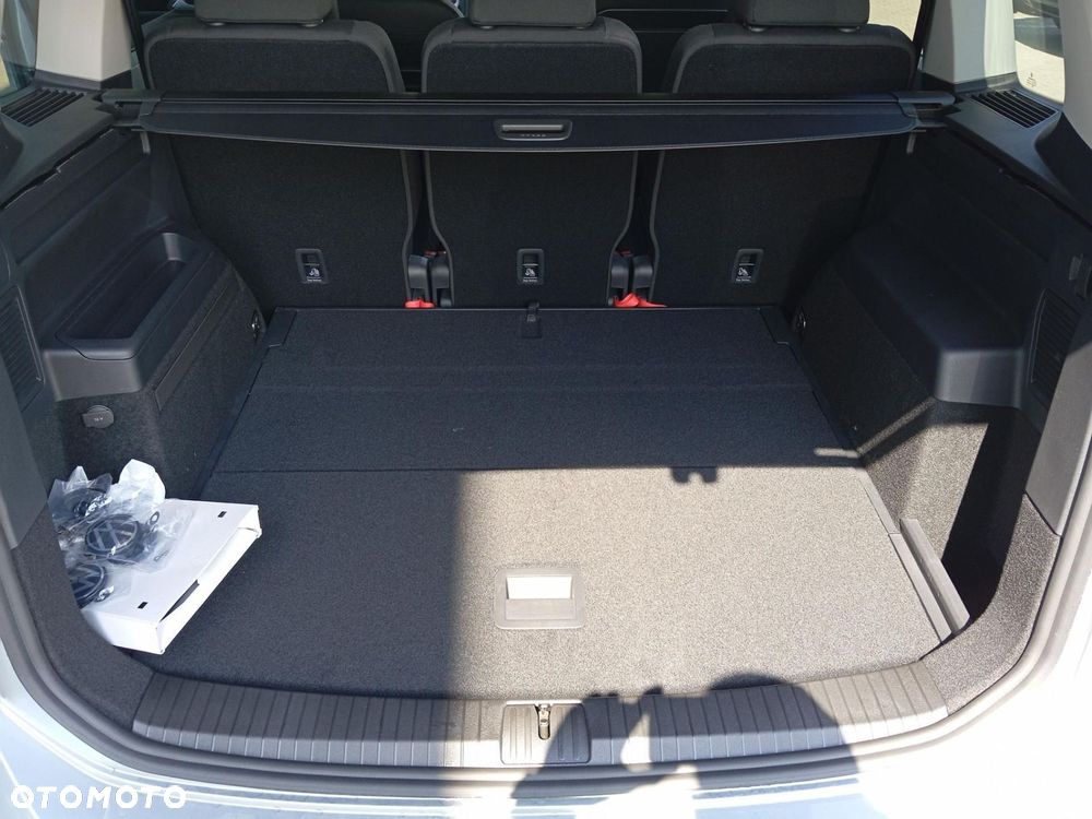 Volkswagen Touran - 15