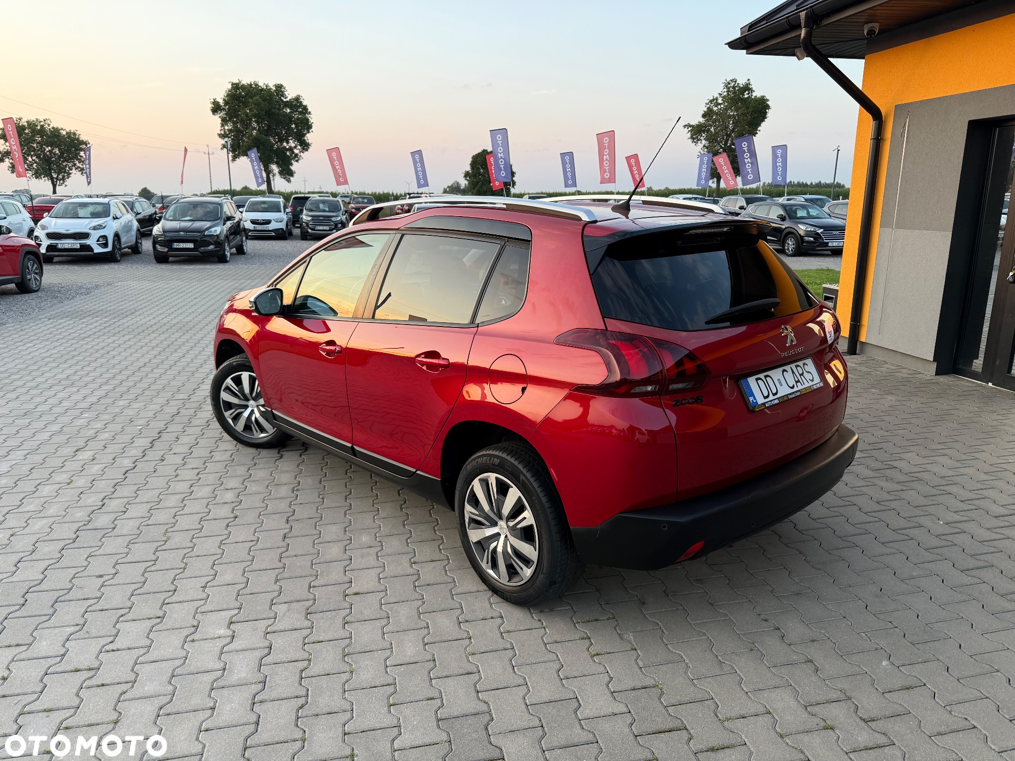 Peugeot 2008 1.2 Pure Tech Active S&S - 4