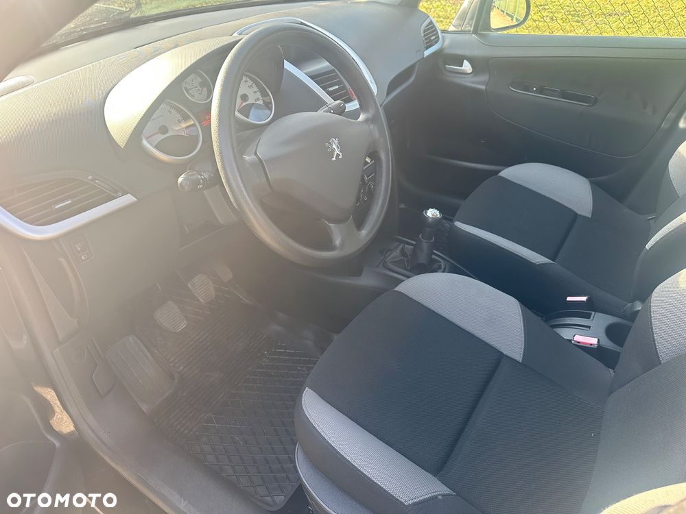 Peugeot 207 - 9
