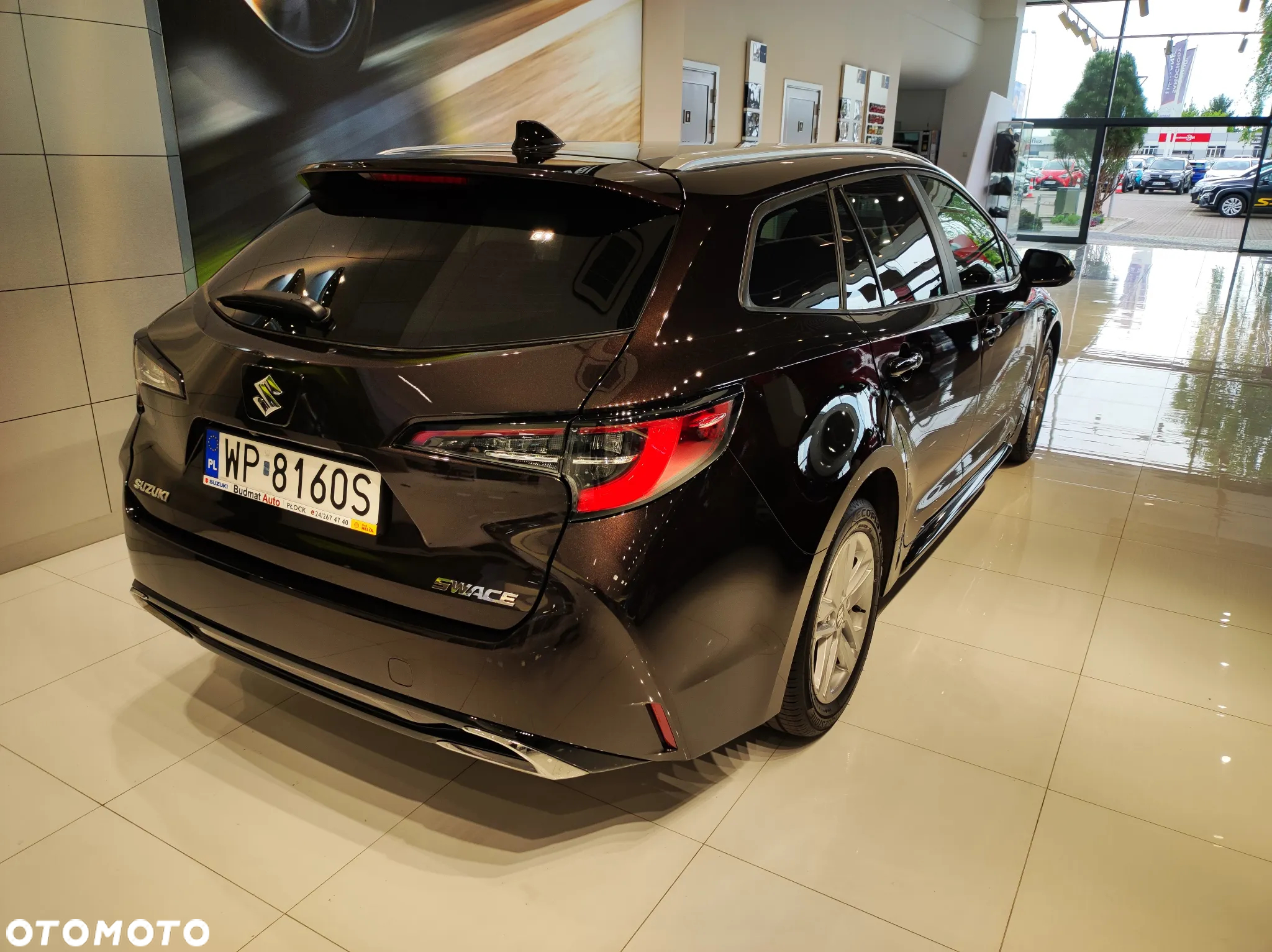 Suzuki Swace 1.8 Hybrid Premium Plus CVT - 4
