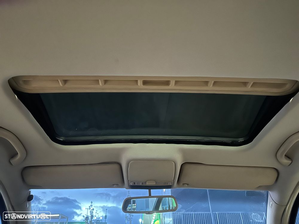 VW Passat Variant 1.9 TDi Highline Tip - 10