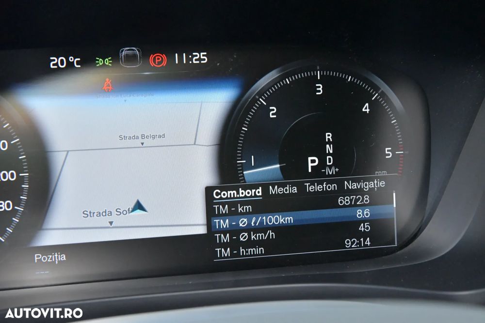 Volvo XC 60 B4 MHEV AT8 AWD Momentum Pro - 36