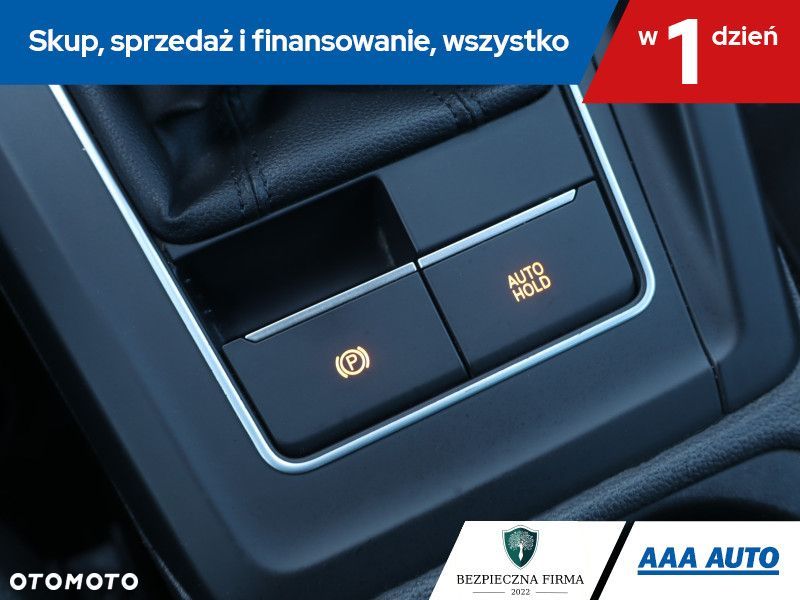Volkswagen Golf - 17