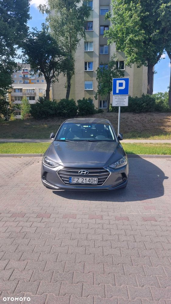 Hyundai Elantra - 5