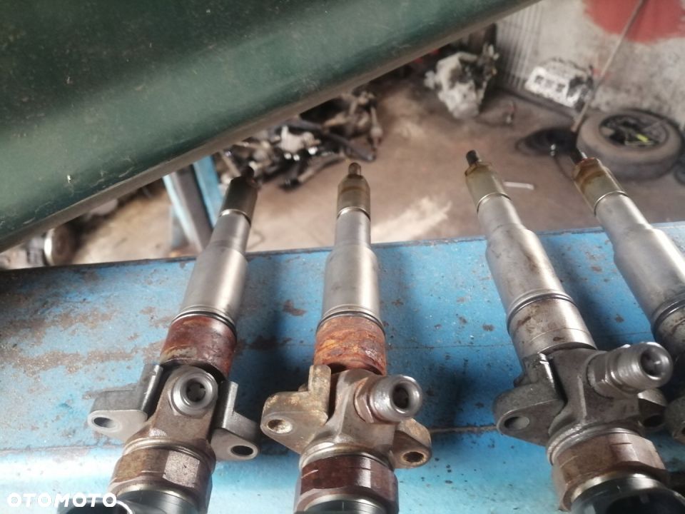 BMW E87 E46 E90 x5 WTRYSKIWACZ 0445110216 - 1