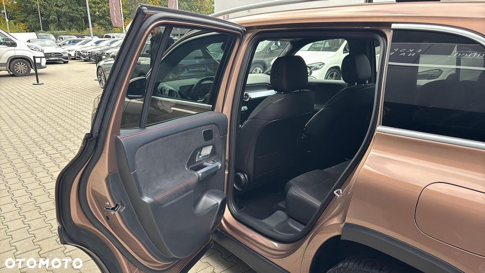 Mercedes-Benz GLB - 15