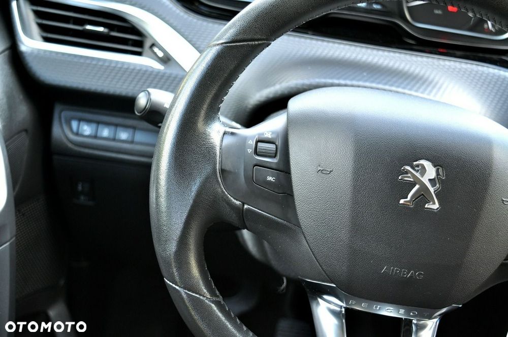 Peugeot 2008 1.2 Pure Tech GPF Crossway S&S - 23