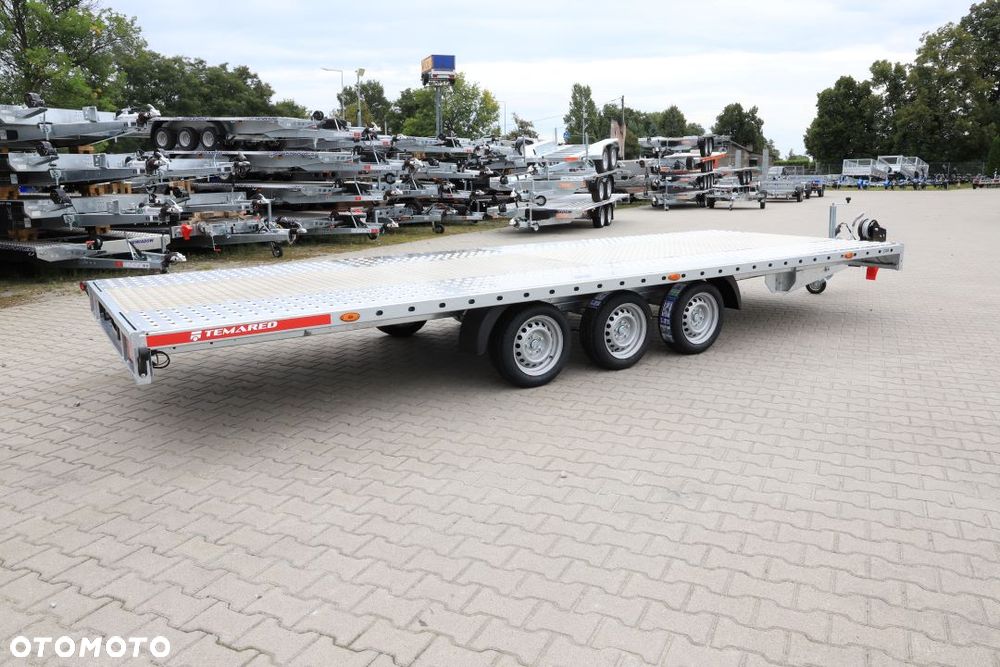 TEMARED CAR DECK 6021/3 S 3,5T 604x215cm  Wypełnienie blachą aluminiową 3 osie DMC 3500kg Koła 195R13C - 3