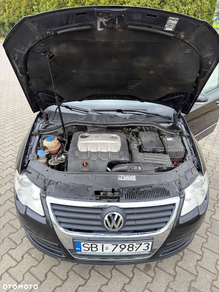 Volkswagen Passat 2.0 TDI DPF Sportline - 9