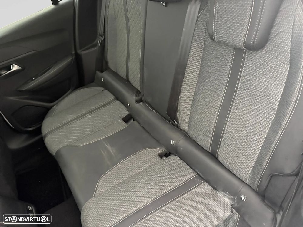 Peugeot 208 1.2 Hybrid Allure e-DCS6 - 15