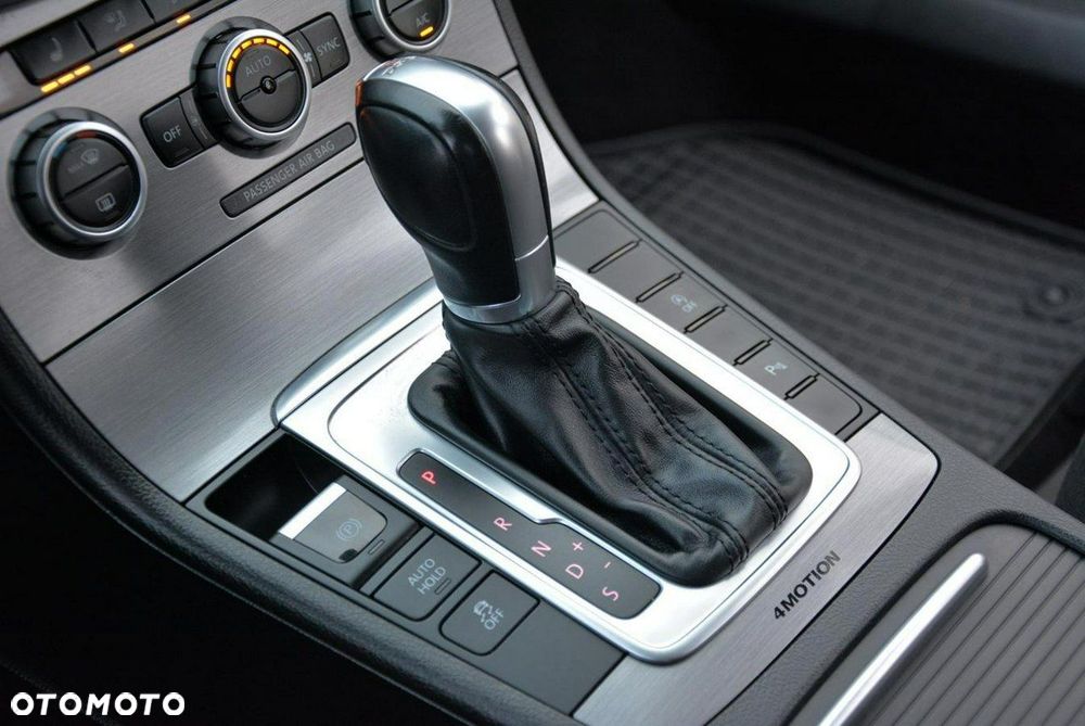 Volkswagen Passat - 30