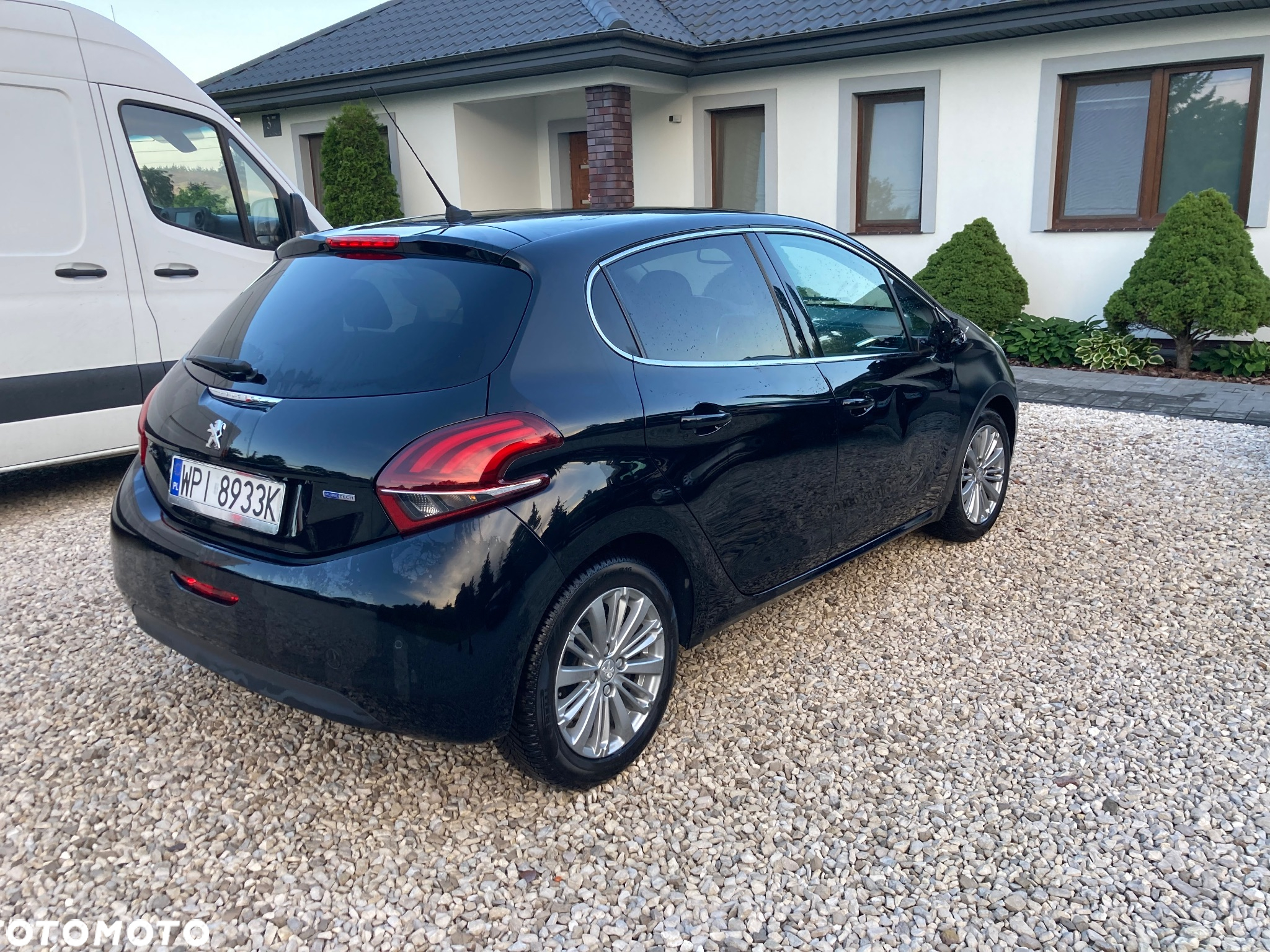 Peugeot 208 1.2 PureTech Allure - 5