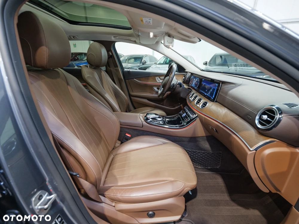 Mercedes-Benz Klasa E 220 d 4-Matic All-Terrain - 22