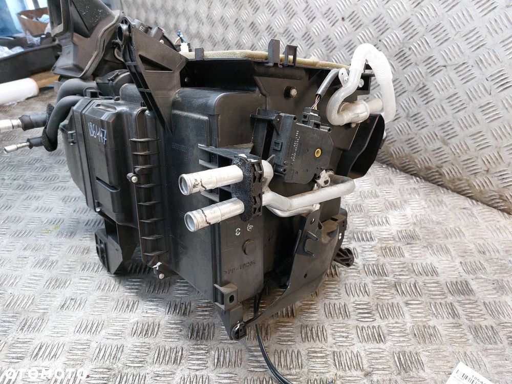 OBUDOWA NAGRZEWNICY TOYOTA AVENSIS T25 LIFT (BEZ SILNICZKÓW) - 6