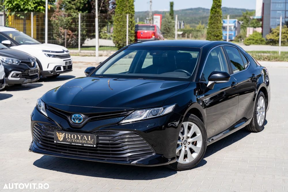 Toyota Camry - 1