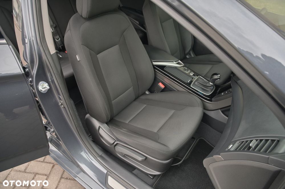 Hyundai i40 Kombi 1.7 CRDi DCT Premium - 22
