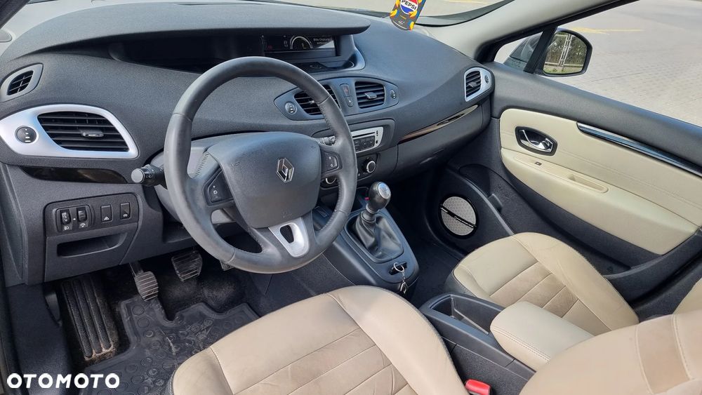 Renault Grand Scenic - 11