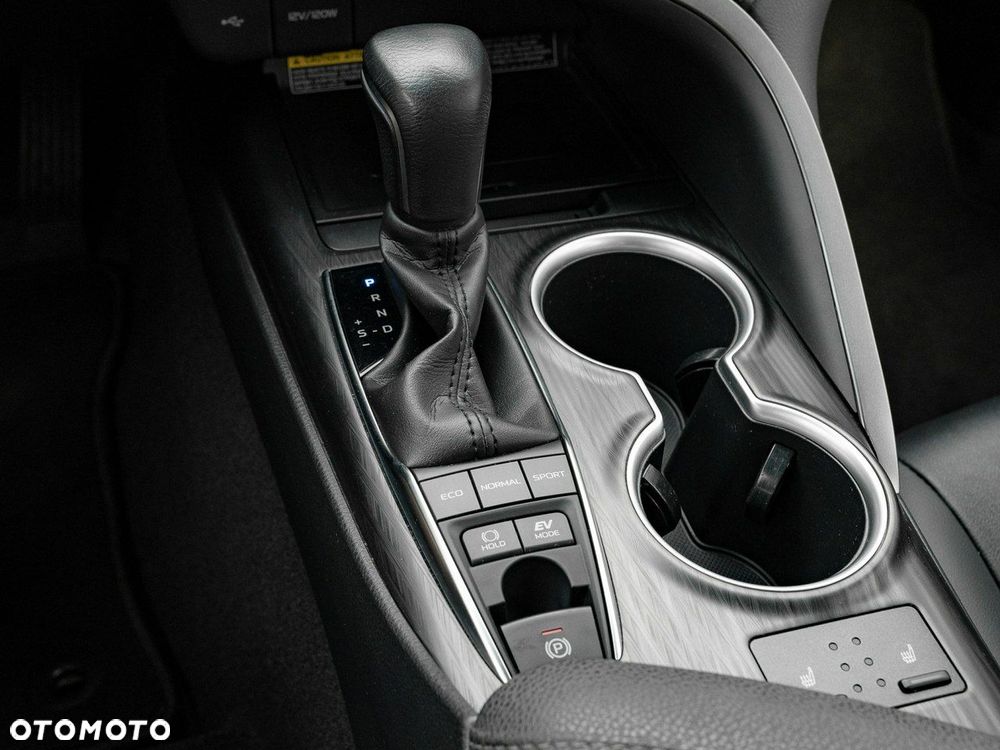Toyota Camry - 18