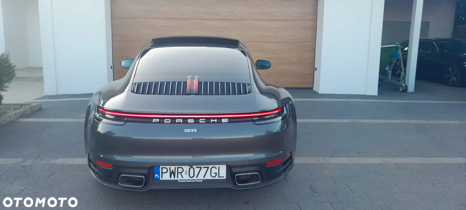 Porsche 911 Carrera 4 - 2