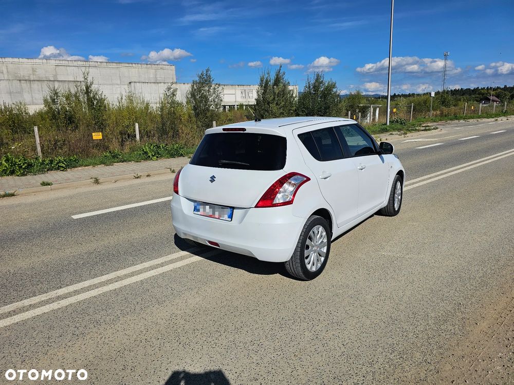 Suzuki Swift 2013 photo 5
