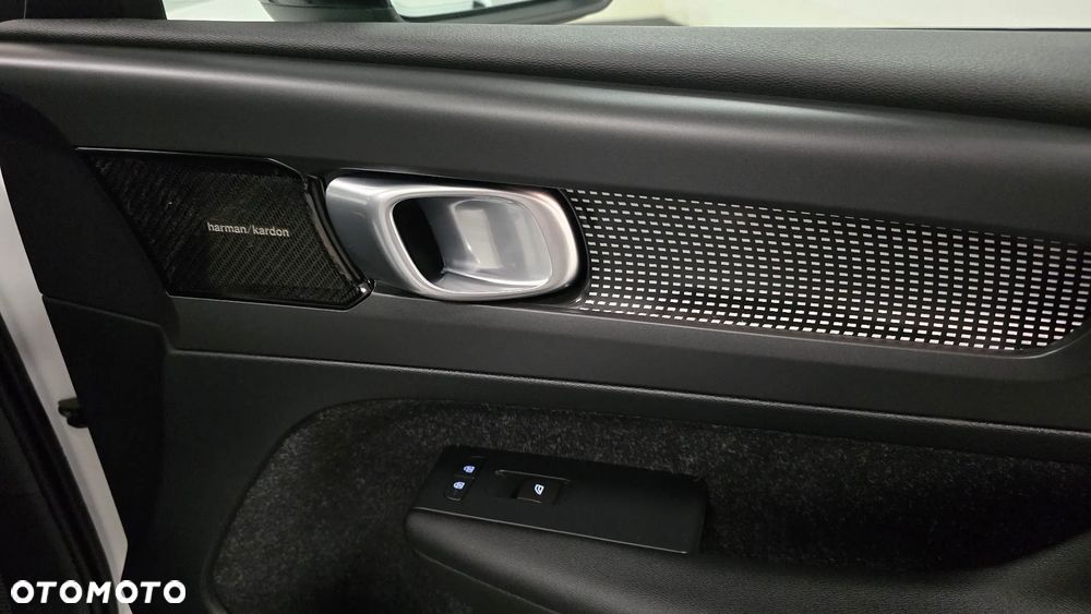 Volvo XC 40 D4 AWD Geartronic R-Design - 18