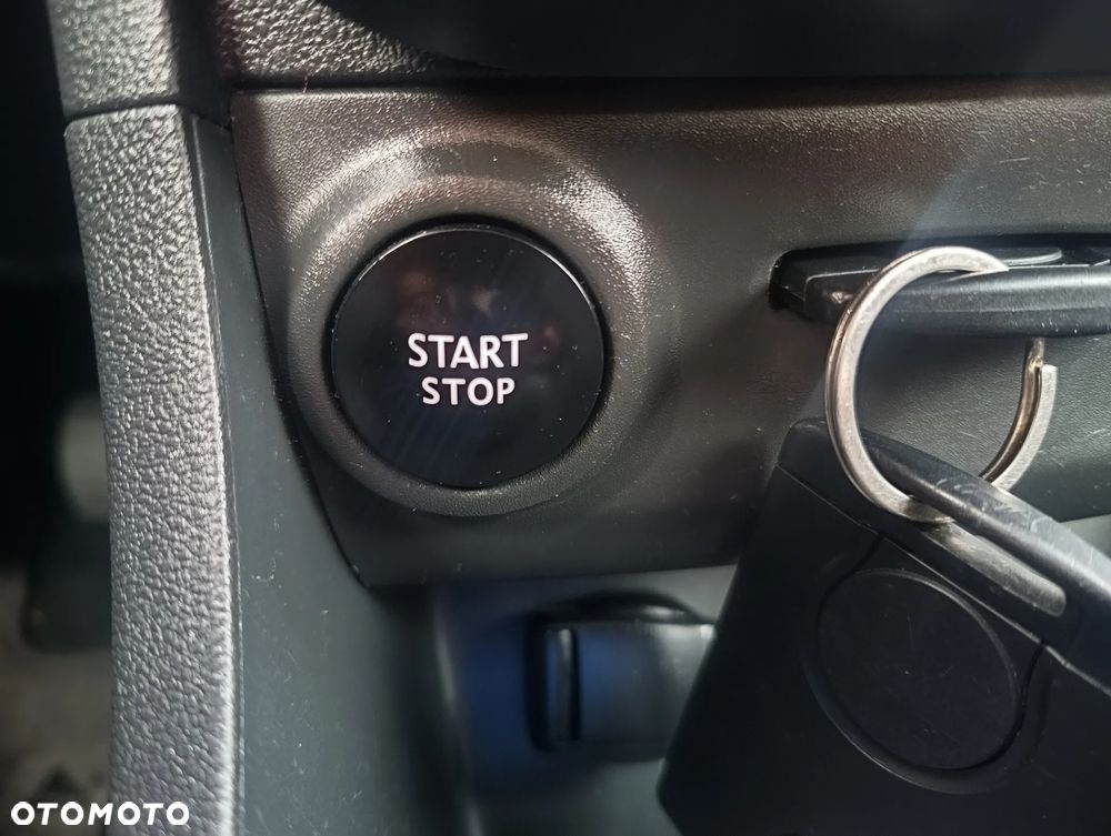 Renault Clio 1.2 16V 75 LIMITED - 26