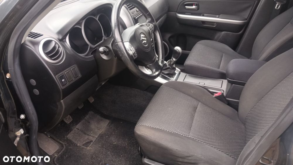 Suzuki Grand Vitara 2.0 Comfort - 11