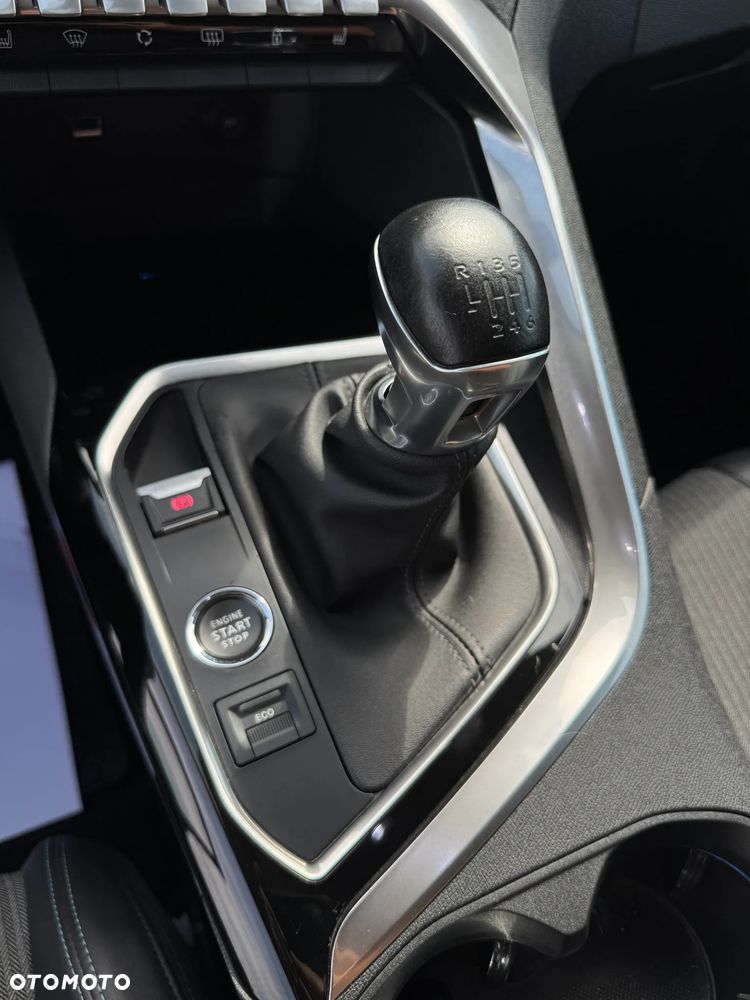 Peugeot 3008 1.2 PureTech Allure S&S - 39