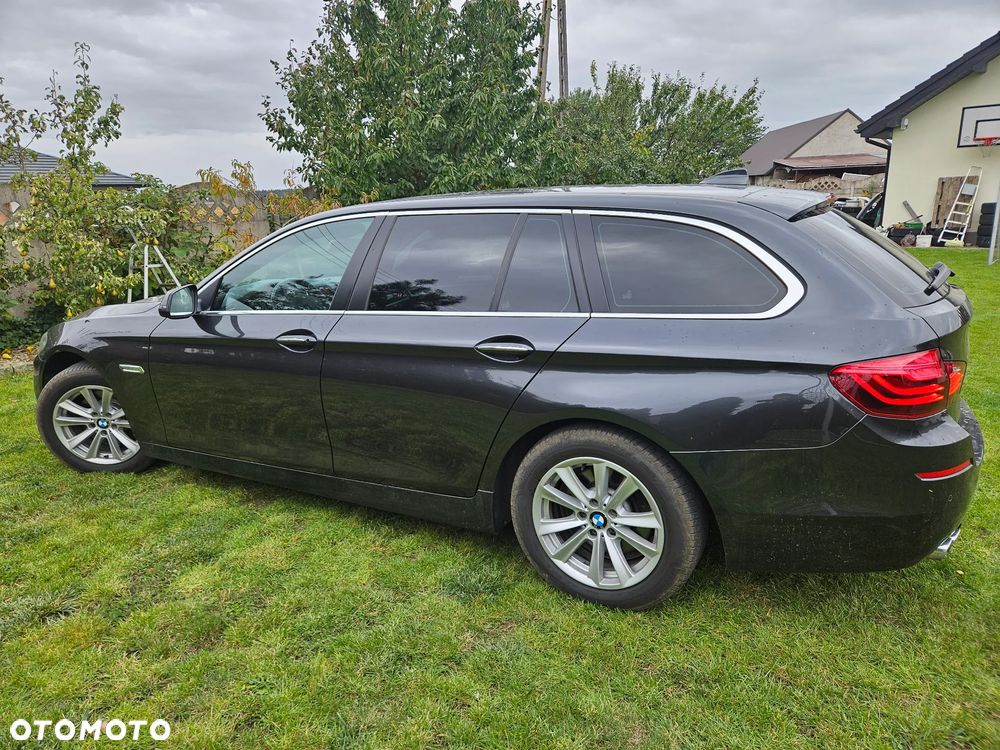 BMW Seria 5 520d xDrive Touring - 14