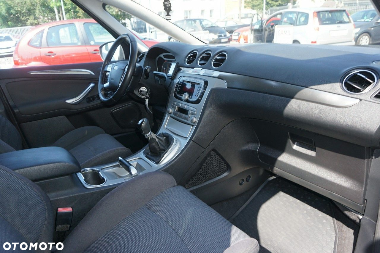 Ford S-Max - 16