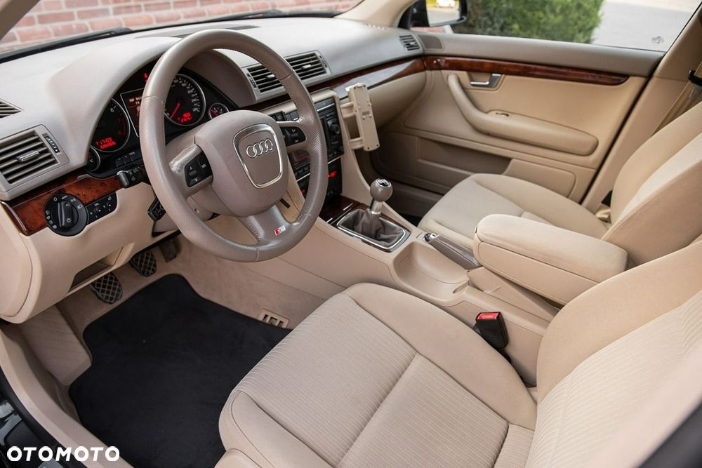 Audi A4 Limousine 2.0T FSI Quattro - 6
