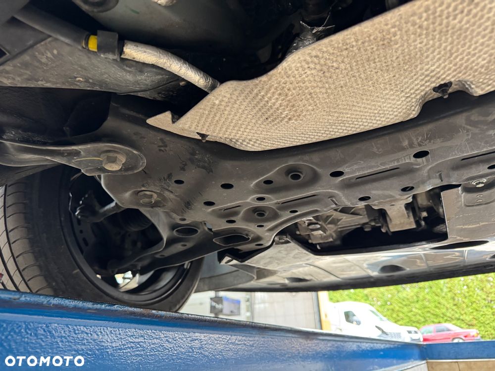 Hyundai i30 Fastback 1.6 CRDI Premium DCT - 29