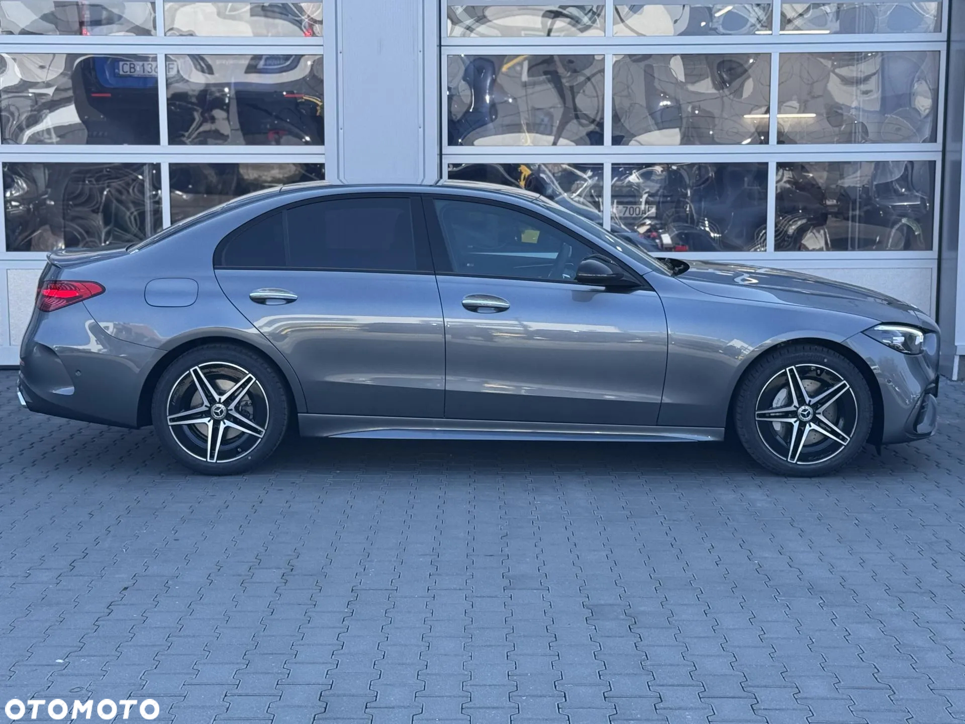 Mercedes-Benz Klasa C 180 9G-TRONIC AMG Line Advanced - 7